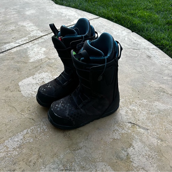 Burton Snowboarding Boots - Picture 4 of 7